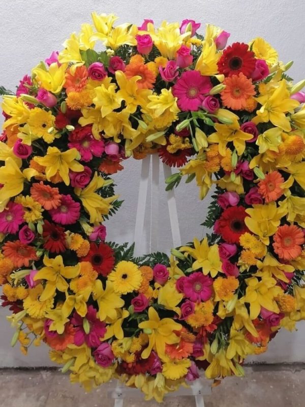 Corona Funeral Tapizada Lirios en Cali 