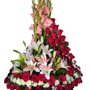 Ramo De Rosas Con Lirios En Cali