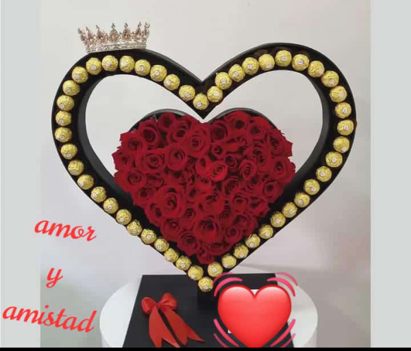 Corazón con Rosas y Chocolates 