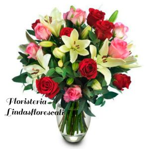 Florero Con Rosas y Lirios